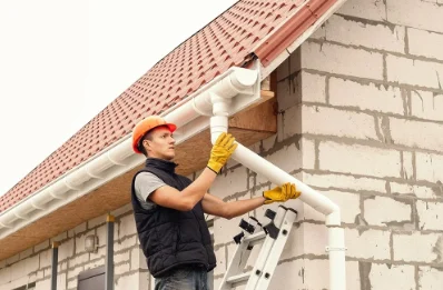 Pose et remplacement de gouttières à Mosles